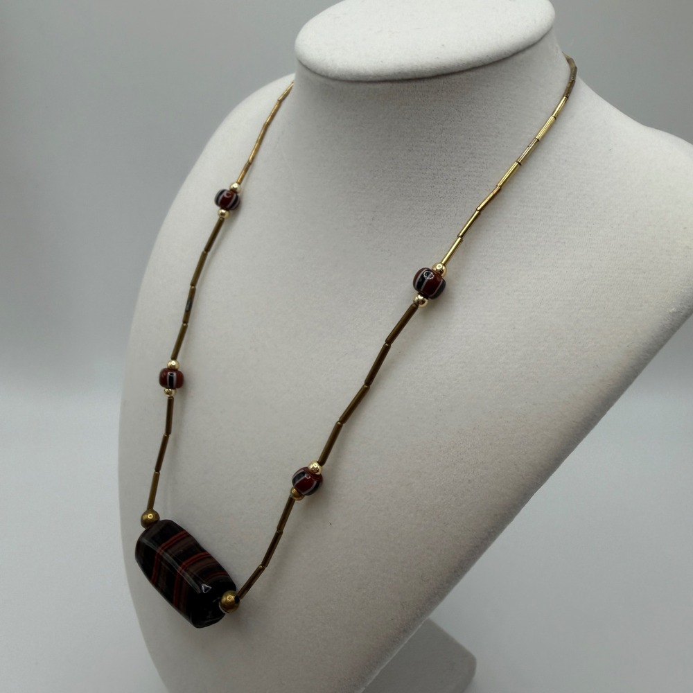 Vintage Gold Tone Brass? Metal Necklace Burgundy Striped Glass Bead Statement - Picture 4 of 8